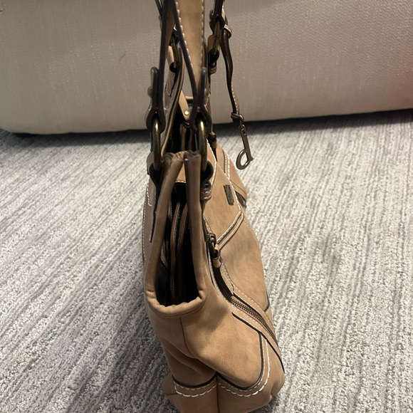 Born Concept.  BOC.  Woman’s leather purse.  Never used. - Picture 9 of 11